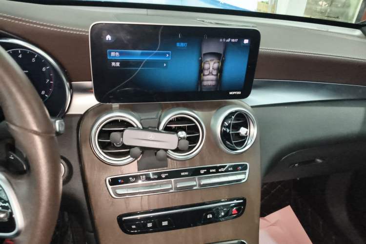 Used Mercedes-Benz GLC 2020 Facelift GLC 260 L 4MATIC Luxury Edition Audio And AC Panel