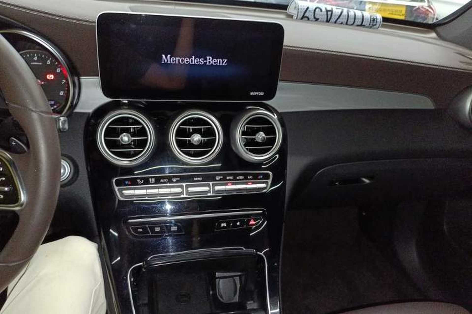 Used Mercedes-Benz GLC 2020 GLC 260 L 4MATIC Dynamic Model Audio And AC Panel