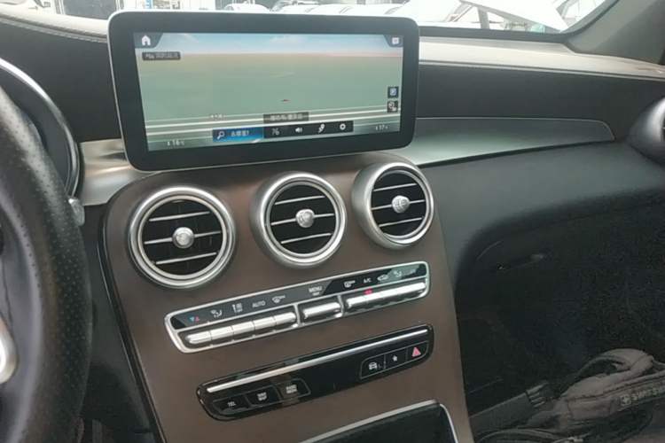 Used Mercedes-Benz GLC 2020 Facelift GLC 300 L 4MATIC Dynamic Edition Audio And AC Panel