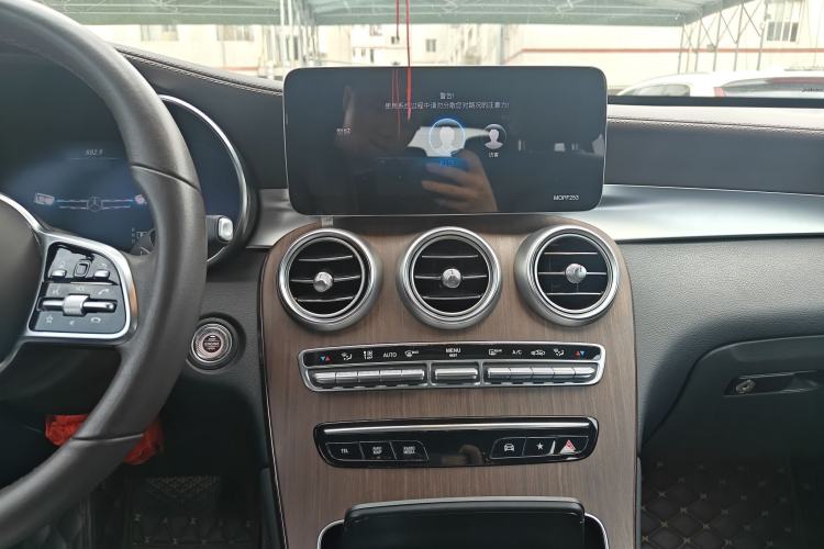 Used Mercedes-Benz GLC 2020 GLC 300 L 4MATIC Dynamic Edition Audio And AC Panel