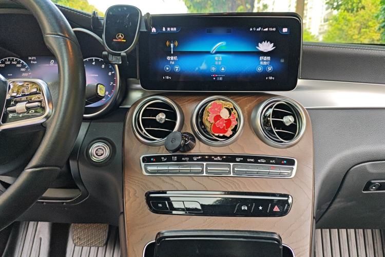 Used Mercedes-Benz GLC 2020 GLC 300 L 4MATIC Dynamic Edition Audio And AC Panel