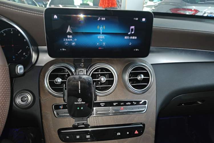 Used Mercedes-Benz GLC 2020 Facelift GLC 300 L 4MATIC Dynamic Edition Audio And AC Panel