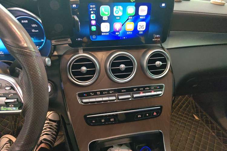 Used Mercedes-Benz GLC 2020 GLC 300 L 4MATIC Dynamic Edition Audio And AC Panel