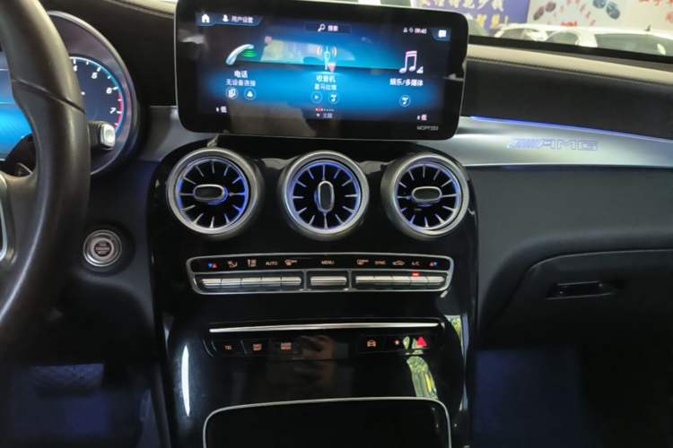 Used Mercedes-Benz GLC 2020 Facelifted GLC 260 L 4MATIC Dynamic Edition Audio And AC Panel