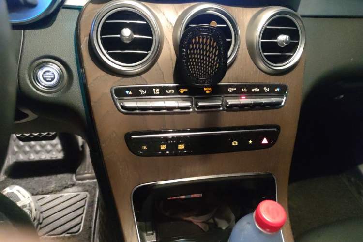 Used Mercedes-Benz GLC 2020 Facelift GLC 300 L 4MATIC Dynamic Edition Audio And AC Panel