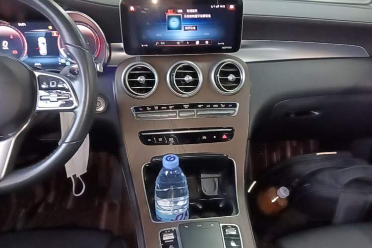 Used Mercedes-Benz GLC 2020 Facelift GLC 300 L 4MATIC Dynamic Edition Audio And AC Panel