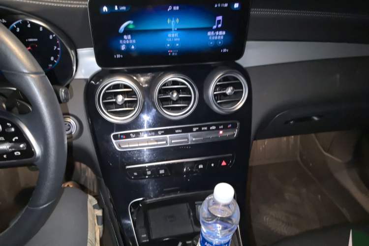 Used Mercedes-Benz GLC 2020 Facelifted GLC 260 L 4MATIC Dynamic Edition Audio And AC Panel