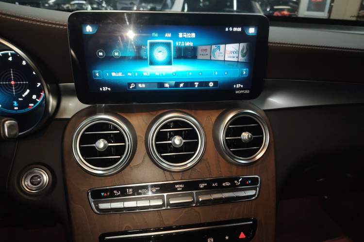 Used Mercedes-Benz GLC 2020 Facelift GLC 300 L 4MATIC Dynamic Edition Audio And AC Panel