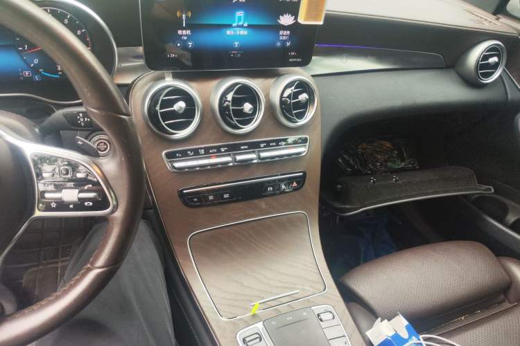 Used Mercedes-Benz GLC 2020 GLC 260 L 4MATIC Luxury Model Audio And AC Panel