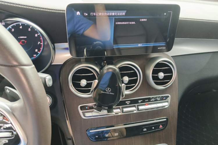 Used Mercedes-Benz GLC 2020 Facelifted GLC 300 L 4MATIC Luxury Edition Audio And AC Panel