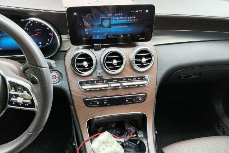 Used Mercedes-Benz GLC 2020 GLC 260 L 4MATIC Luxury Model Audio And AC Panel