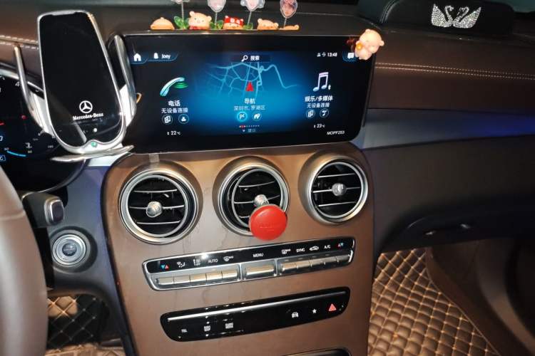 Used Mercedes-Benz GLC 2020 GLC 260 L 4MATIC Luxury Model Audio And AC Panel
