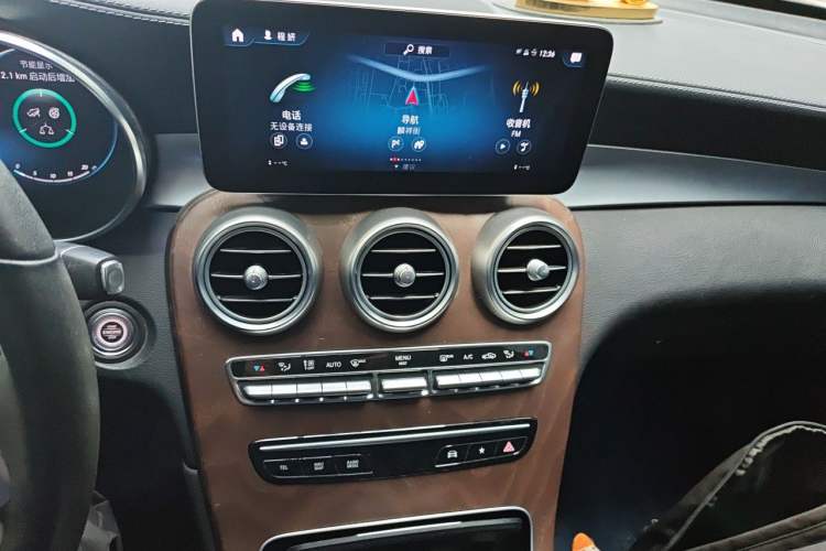 Used Mercedes-Benz GLC 2020 Facelift GLC 300 L 4MATIC Dynamic Edition Audio And AC Panel