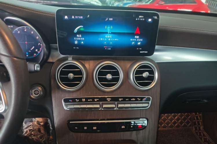 Used Mercedes-Benz GLC 2020 Facelift GLC 300 L 4MATIC Dynamic Edition Audio And AC Panel