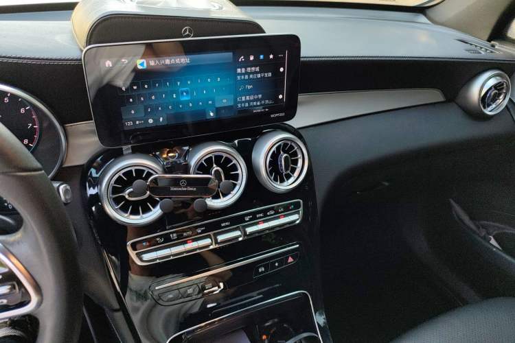 Used Mercedes-Benz GLC 2020 Facelifted GLC 260 L 4MATIC Dynamic Edition Audio And AC Panel