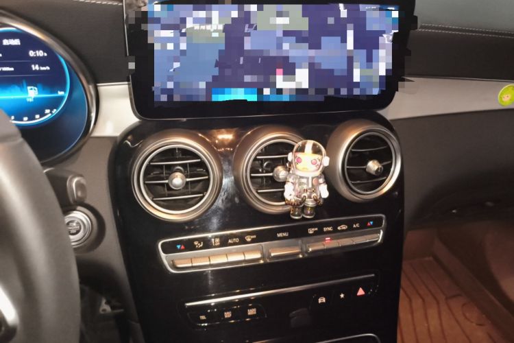 Used Mercedes-Benz GLC 2020 Facelifted GLC 260 L 4MATIC Dynamic Edition Audio And AC Panel