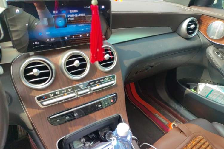Used Mercedes-Benz GLC 2020 Facelifted GLC 300 L 4MATIC Luxury Edition Audio And AC Panel