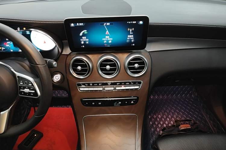 Used Mercedes-Benz GLC 2020 Facelift GLC 300 L 4MATIC Dynamic Edition Audio And AC Panel