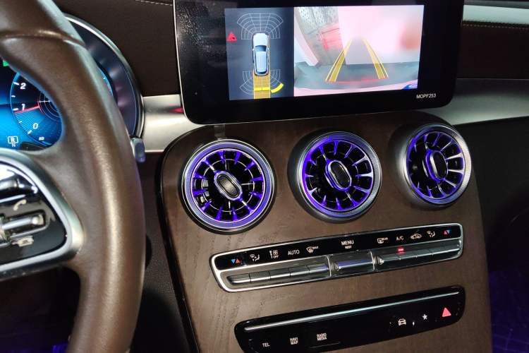 Used Mercedes-Benz GLC 2020 Facelift GLC 300 L 4MATIC Dynamic Edition Audio And AC Panel