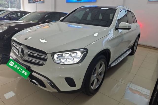 Ojetý Mercedes-Benz GLC 2020 GLC 260 L 4MATIC Dynamic Model