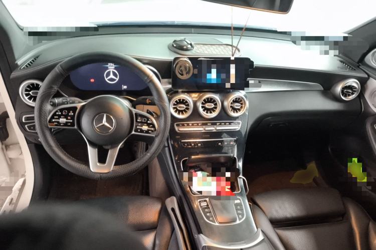 Used Mercedes-Benz GLC 2020 Facelifted GLC 260 L 4MATIC Dynamic Edition Center Console