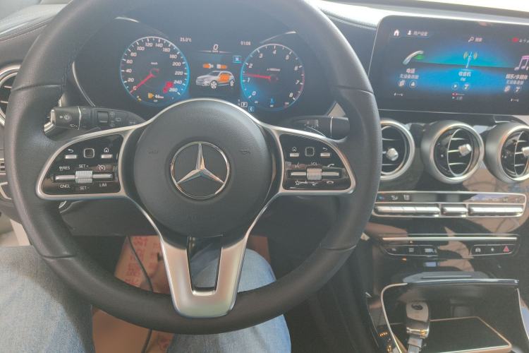 Used Mercedes-Benz GLC 2020 Facelifted GLC 260 L 4MATIC Dynamic Edition Center Console