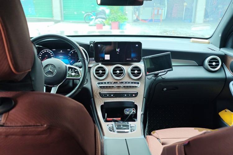 Used Mercedes-Benz GLC 2020 GLC 300 L 4MATIC Dynamic Edition Center Console