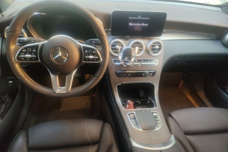 Used Mercedes-Benz GLC 2020 Facelift GLC 300 L 4MATIC Dynamic Edition Center Console