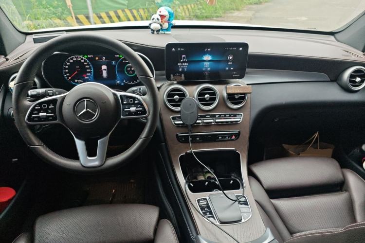 Used Mercedes-Benz GLC 2020 GLC 260 L 4MATIC Luxury Model Center Console