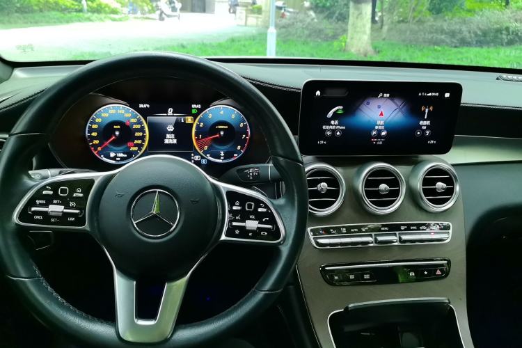 Used Mercedes-Benz GLC 2020 GLC 300 L 4MATIC Dynamic Edition Center Console