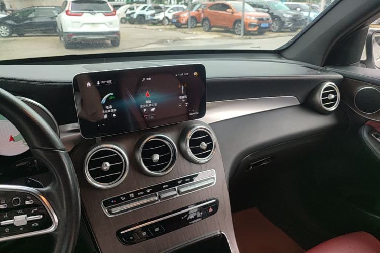 Used Mercedes-Benz GLC 2020 Facelift GLC 260 L 4MATIC Luxury Edition Center Console