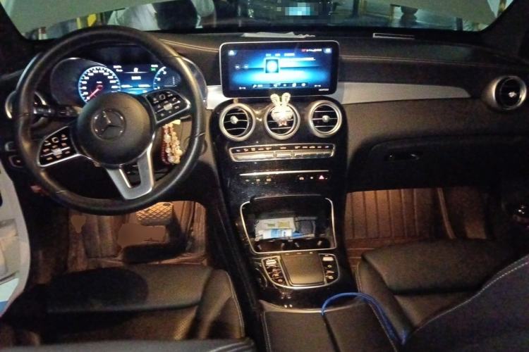 Used Mercedes-Benz GLC 2020 Facelifted GLC 260 L 4MATIC Dynamic Edition Center Console