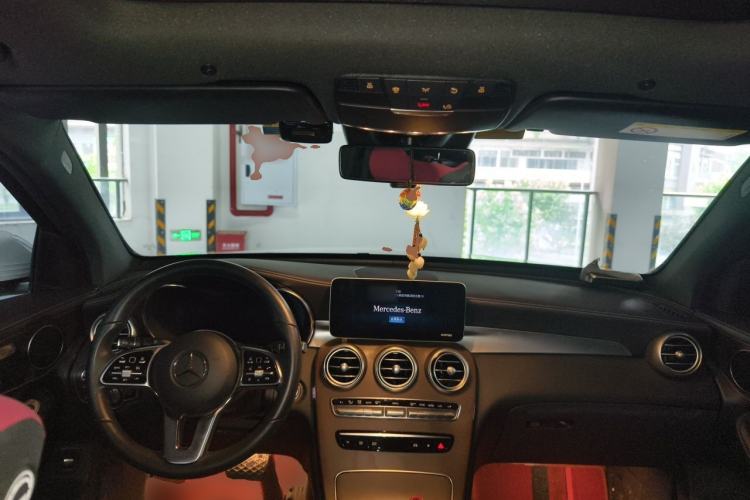 Used Mercedes-Benz GLC 2020 GLC 300 L 4MATIC Dynamic Edition Center Console