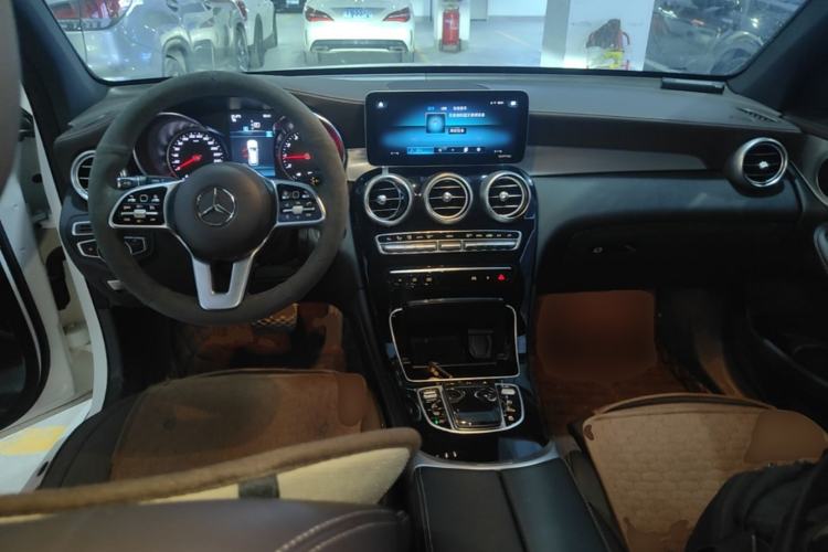 Used Mercedes-Benz GLC 2020 GLC 260 L 4MATIC Dynamic Model Center Console