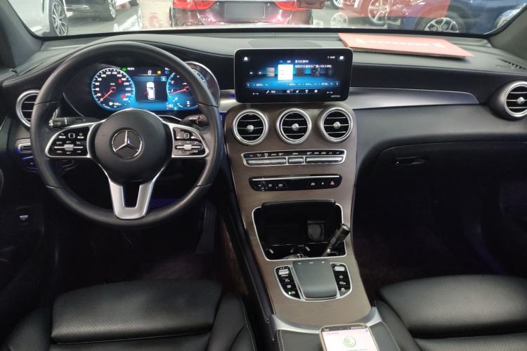 Used Mercedes-Benz GLC 2020 GLC 260 L 4MATIC Luxury Model Center Console