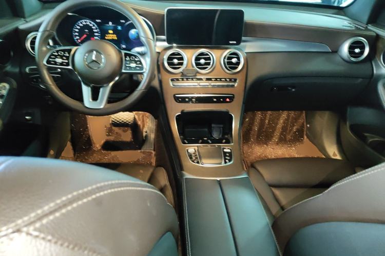 Used Mercedes-Benz GLC 2020 Facelift GLC 300 L 4MATIC Dynamic Edition Center Console