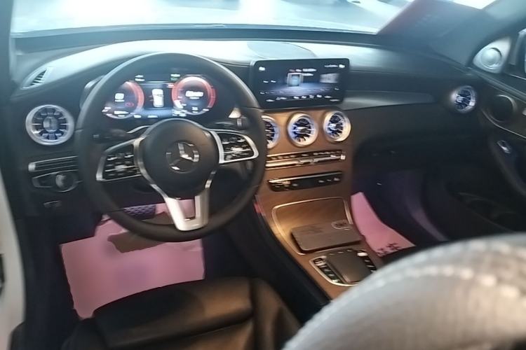 Used Mercedes-Benz GLC 2020 GLC 300 L 4MATIC Dynamic Edition Center Console