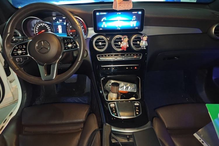 Used Mercedes-Benz GLC 2020 GLC 260 L 4MATIC Dynamic Model Center Console