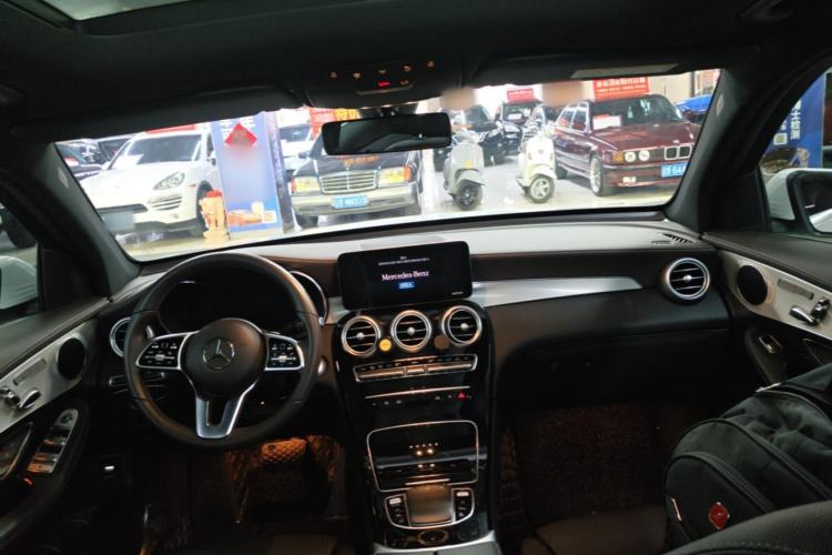 Used Mercedes-Benz GLC 2020 Facelifted GLC 260 L 4MATIC Dynamic Edition Center Console