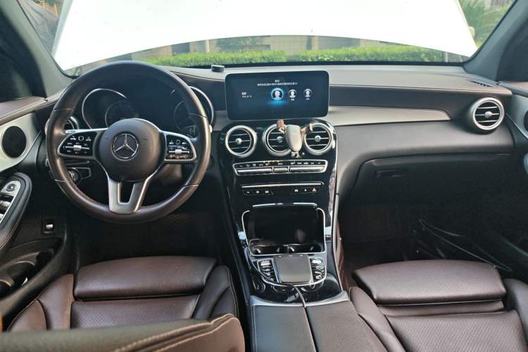 Used Mercedes-Benz GLC 2020 GLC 260 L 4MATIC Dynamic Model Center Console