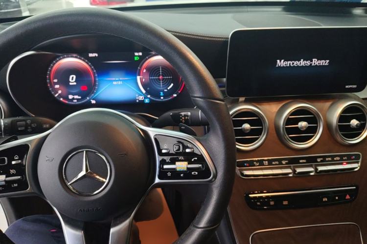 Used Mercedes-Benz GLC 2020 Facelift GLC 260 L 4MATIC Luxury Edition Center Console