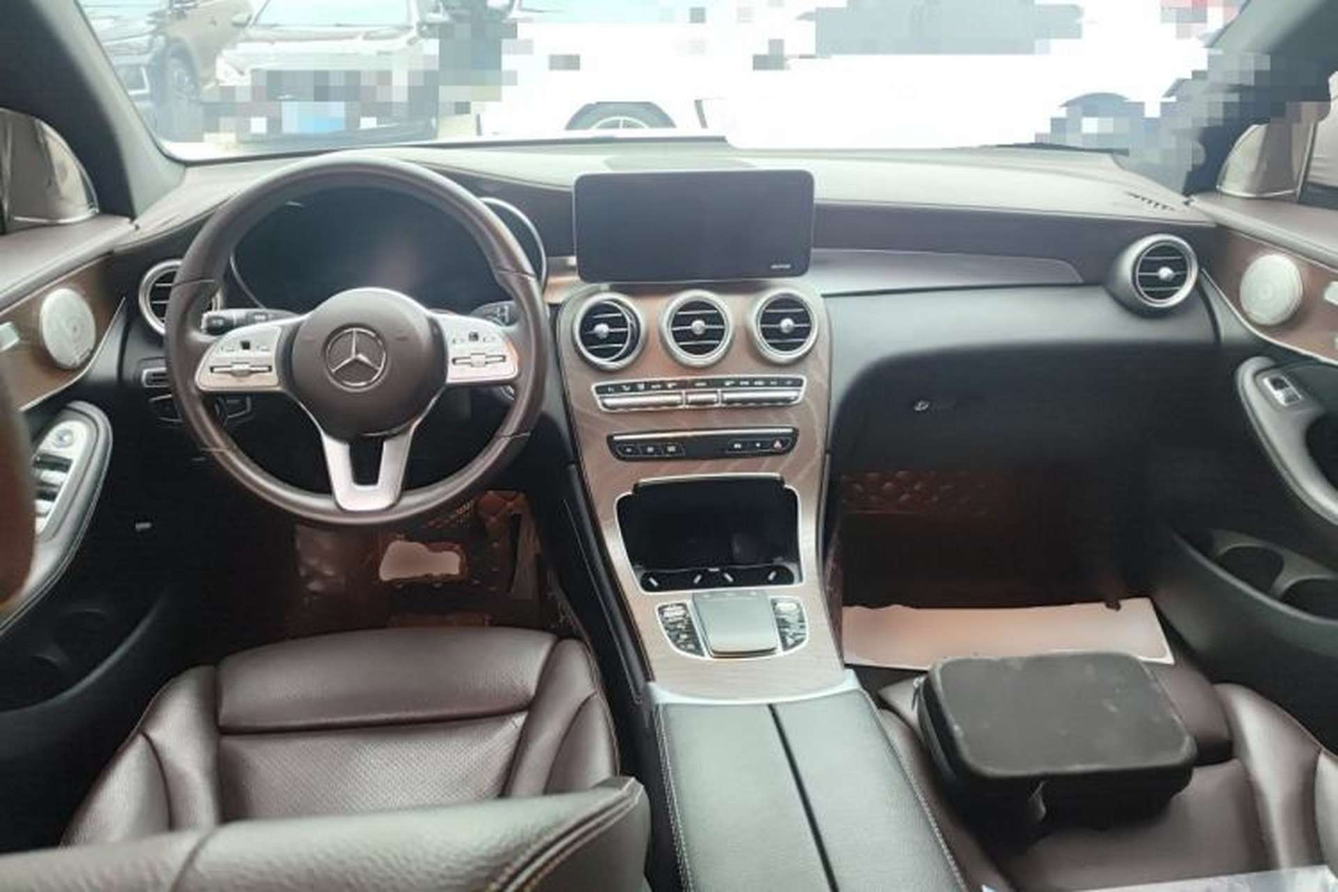 Used Mercedes-Benz GLC 2020 GLC 300 L 4MATIC Dynamic Edition Center Console