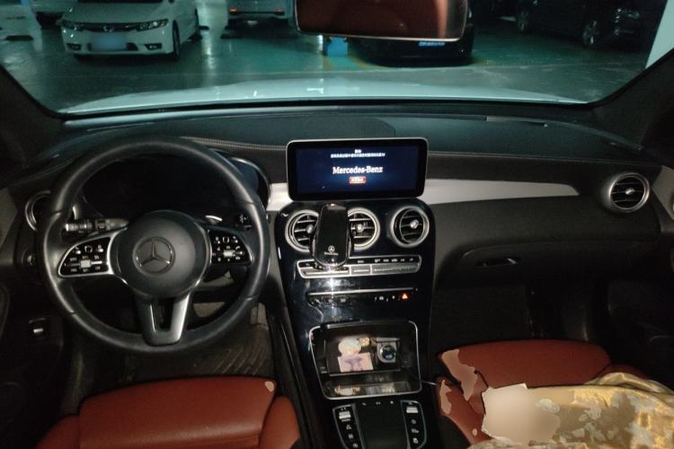 Used Mercedes-Benz GLC 2020 GLC 260 L 4MATIC Luxury Model Center Console
