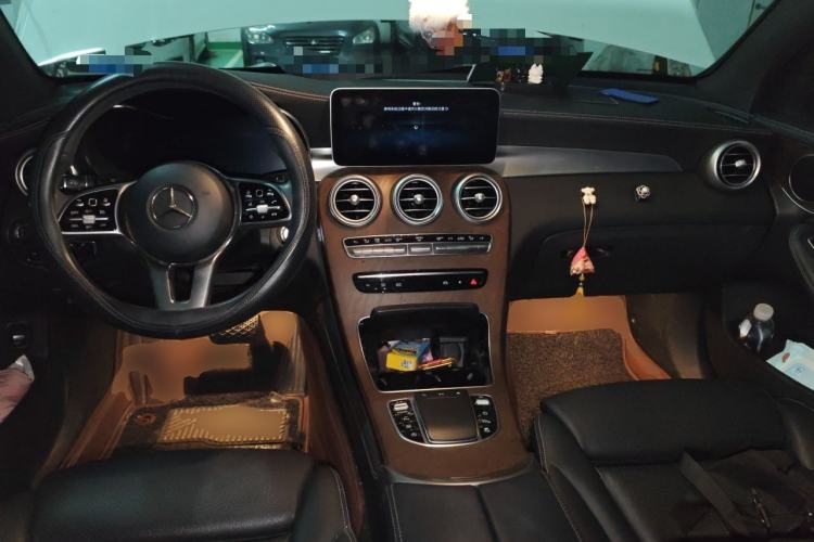Used Mercedes-Benz GLC 2020 Facelift GLC 300 L 4MATIC Dynamic Edition Center Console