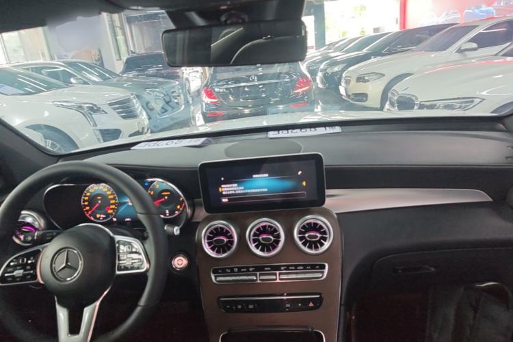 Used Mercedes-Benz GLC 2020 GLC 300 L 4MATIC Dynamic Edition Center Console