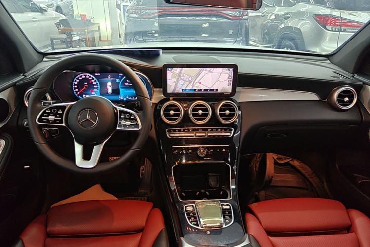 Used Mercedes-Benz GLC 2020 Facelifted GLC 260 L 4MATIC Dynamic Edition Center Console