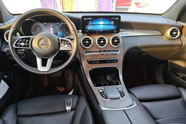 Used Mercedes-Benz GLC 2020 Facelift GLC 300 L 4MATIC Dynamic Edition Center Console