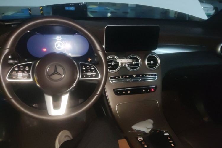 Used Mercedes-Benz GLC 2020 Facelift GLC 300 L 4MATIC Dynamic Edition Center Console
