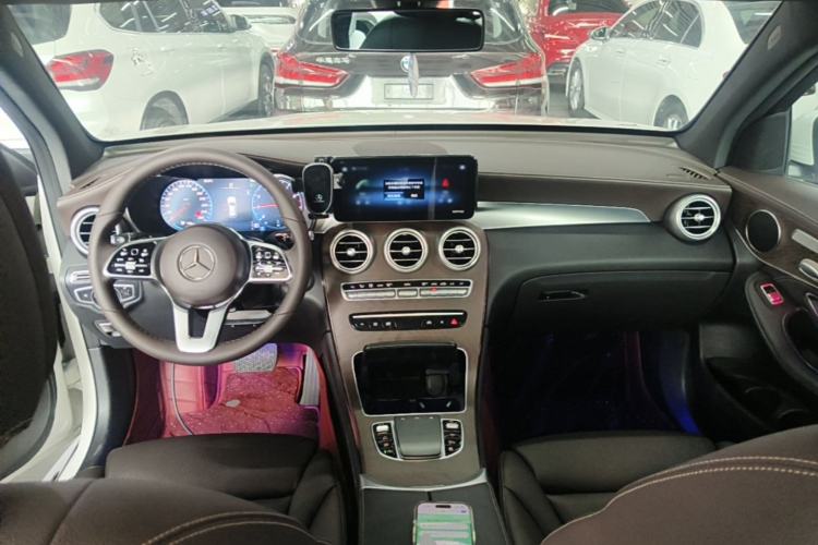 Used Mercedes-Benz GLC 2020 GLC 260 L 4MATIC Luxury Model Center Console
