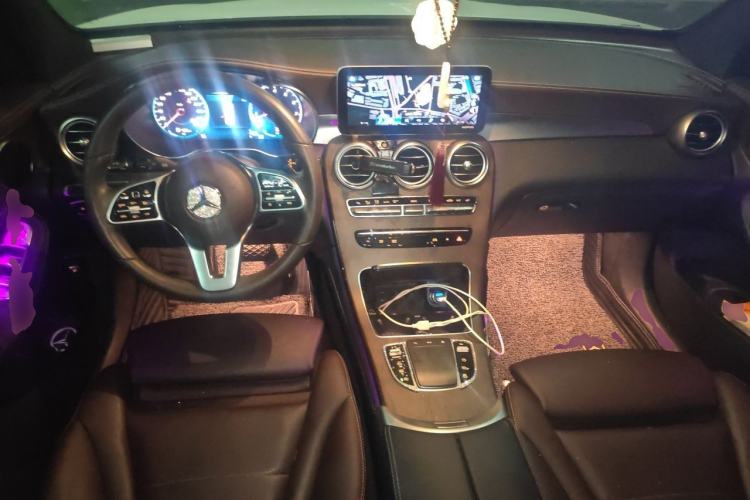 Used Mercedes-Benz GLC 2020 Facelift GLC 260 L 4MATIC Luxury Edition Center Console